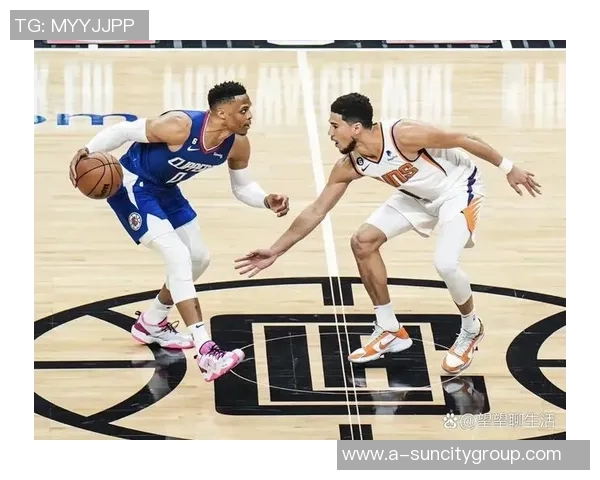 布克谈威少新球队机会表示意外并对其深表尊重