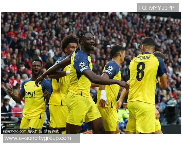 青年欧冠巴萨逆转巴黎克鲁伊维特小儿子精彩兜射锁定胜局 青年欧冠巴萨逆转巴黎克鲁伊维特小儿子精彩兜射锁定胜局