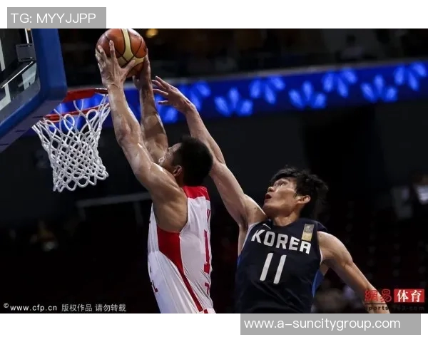 克莱上半场状态低迷仅得5分三分球命中率惨淡