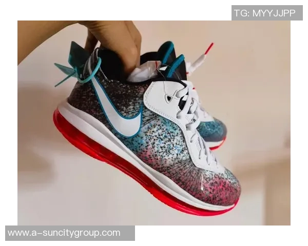 迈克米勒致敬两连冠将爱车改装为詹姆斯迈阿密配色球鞋主题款式