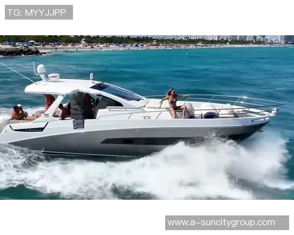 热火队友团建活动希罗分享游艇出海欢乐瞬间