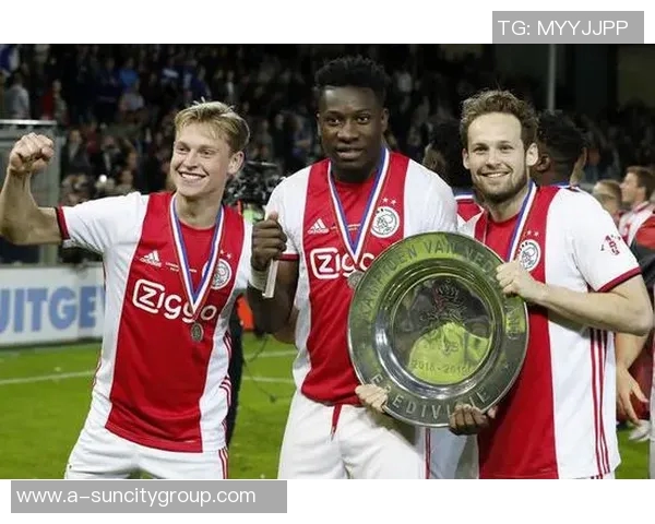 皮克回忆离开曼联原因强调不为金钱选择巴萨而非尤文