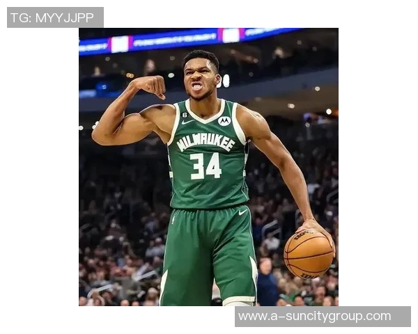 字母哥荣膺周最佳赛季前三战场均36分16板7助投篮命中率高达683