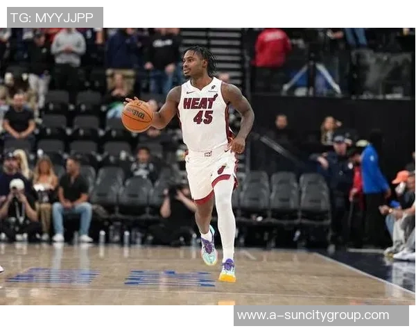 阿德巴约称小米切尔提升球队进攻效率明确自身角色定位