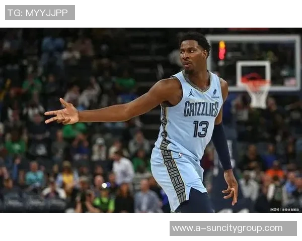 东契奇称与欧文默契最佳季前赛磨合助力球队表现提升